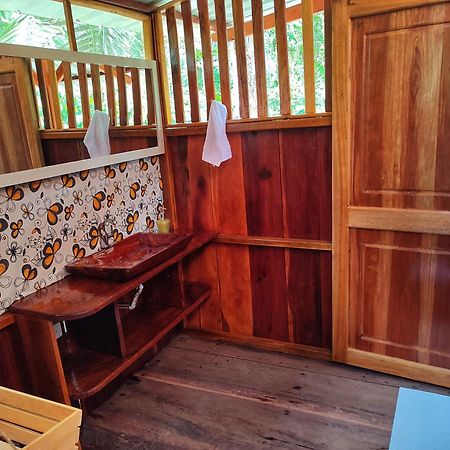 Gasthaus Mama Yeya Raices San Cipriano Exterior foto