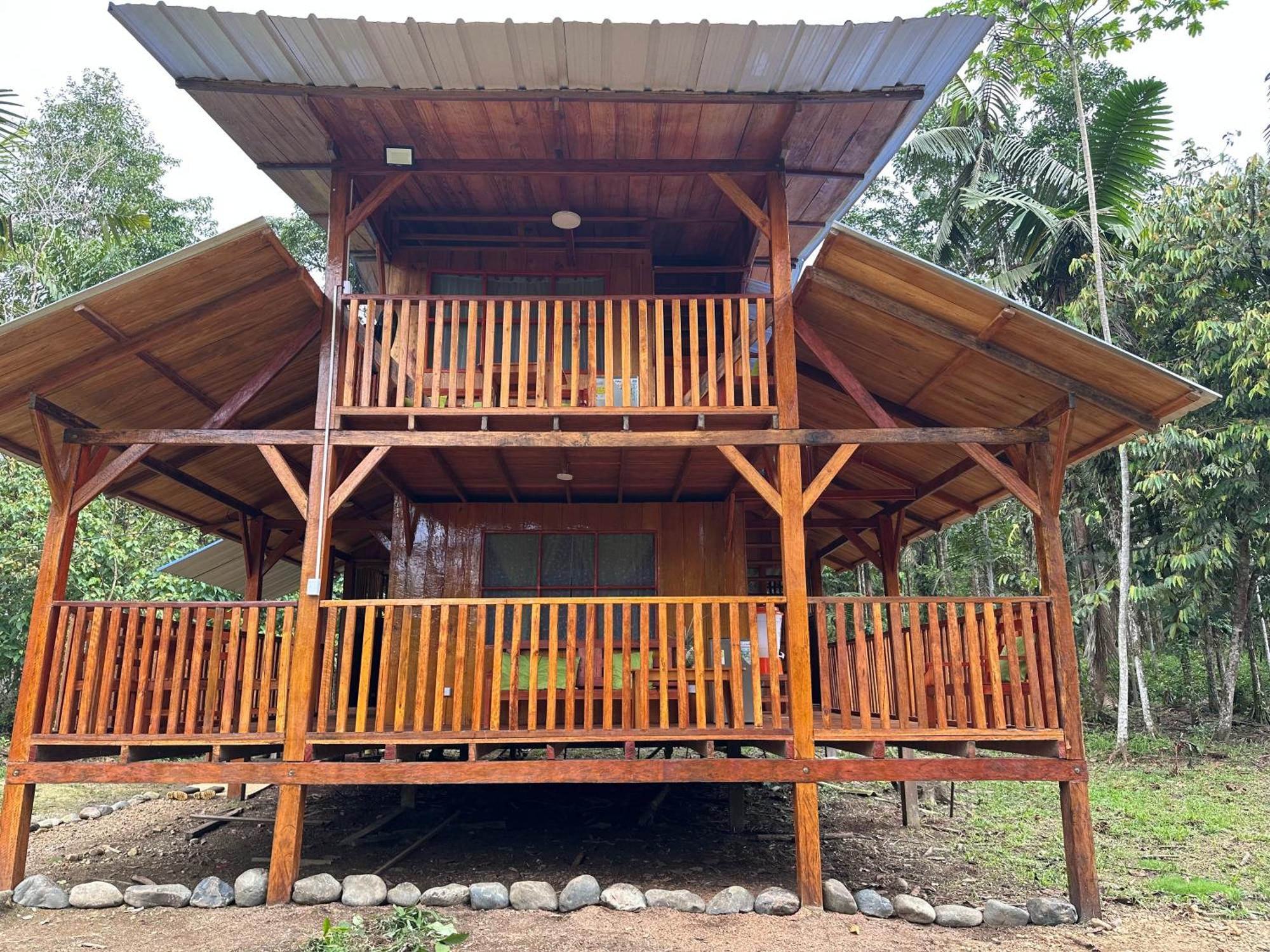 Gasthaus Mama Yeya Raices San Cipriano Exterior foto